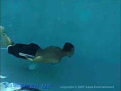 Смотреть порно под водой анал