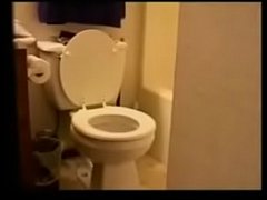 Девки срут вдеревянном туалете