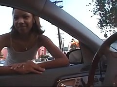 Смотреть видео как девушку трахают на улице за деньги